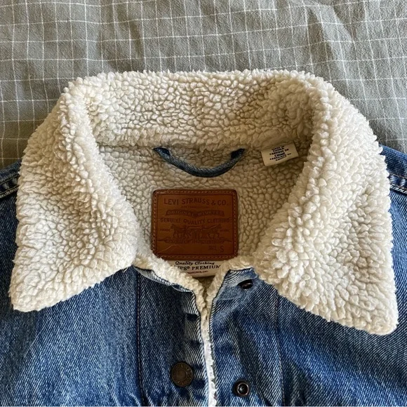 Levis sherpa lined medium wash denim trucker jacket - Picture 2 of 4